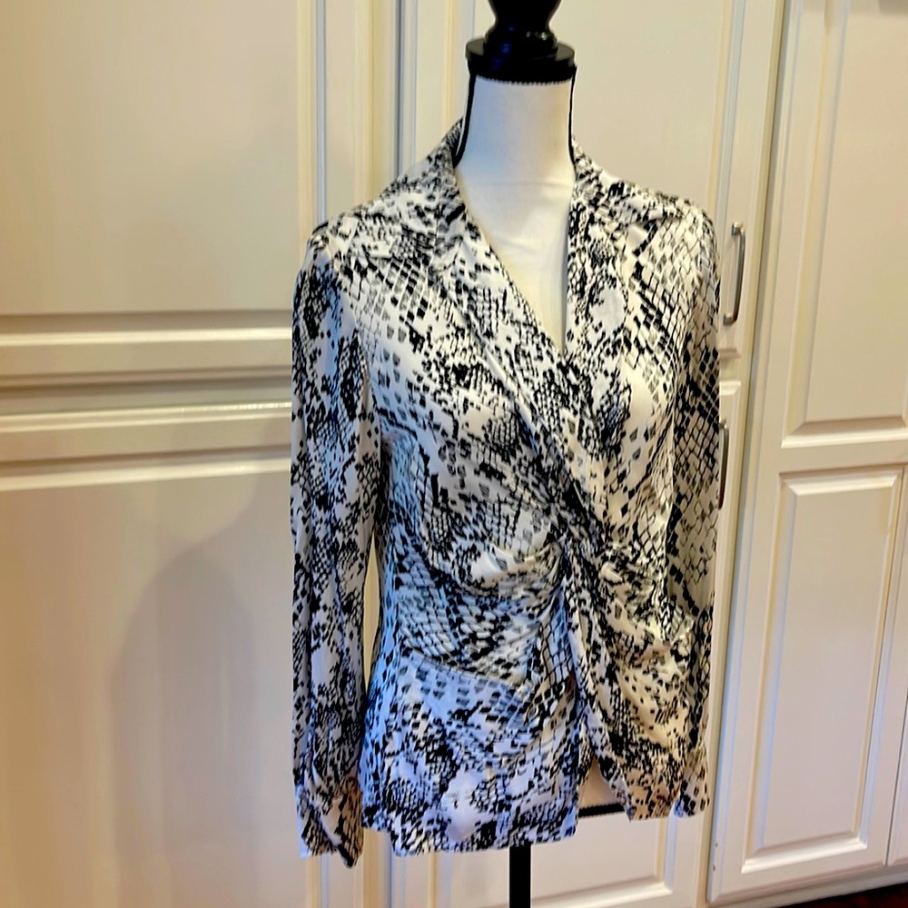 Trina Turk Lange Silk Blend Long Sleeved Blouse Snake Print Size Small NWOT